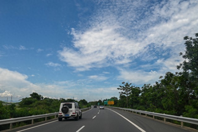 2026高速新规：中老年自驾必知限速与驾驶规则