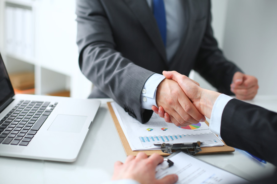 深圳交通事故律师解析高速公路交通事故中的驾驶员刑事责任